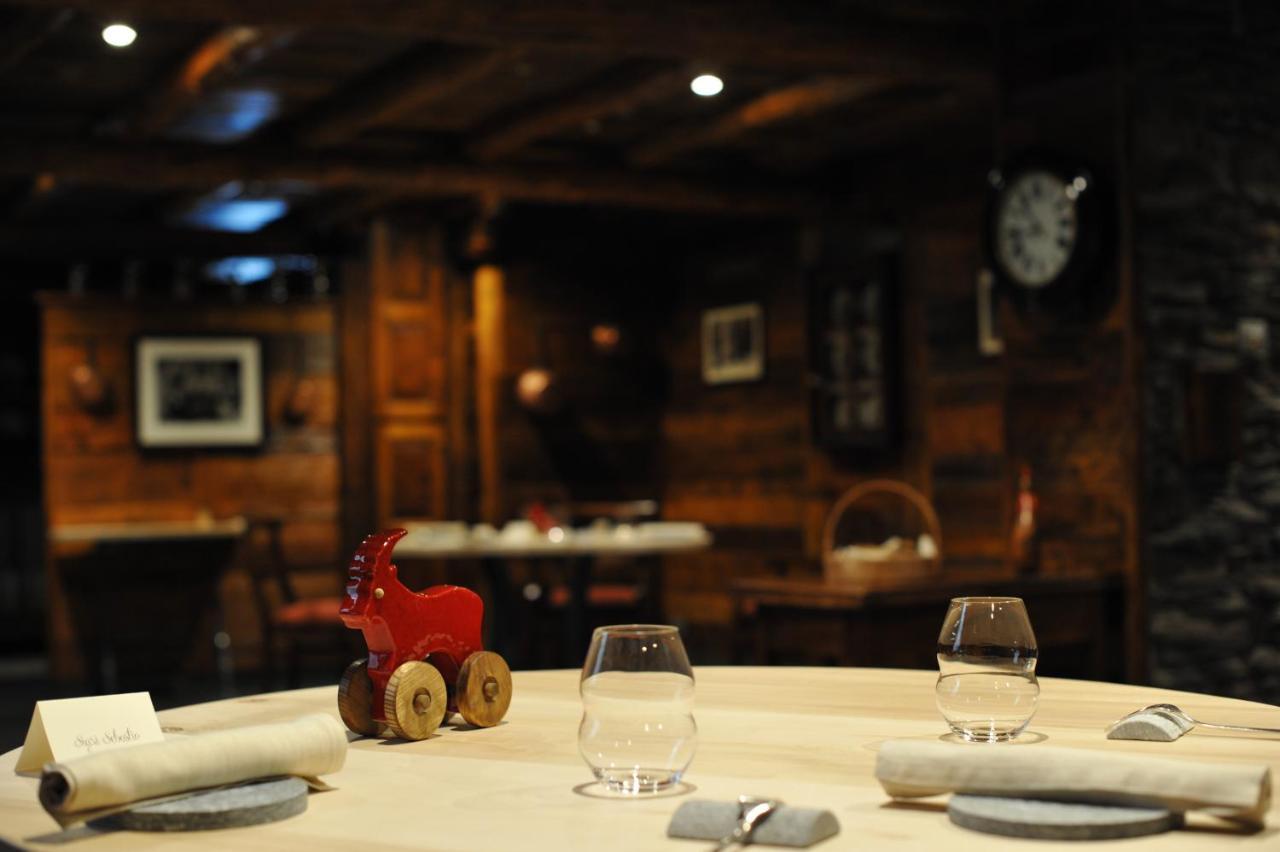 Cafe Quinson Relais De Charme Hotel Morgex Exterior photo